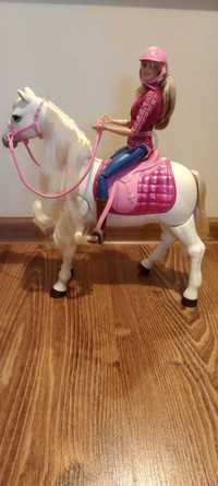 Barbie z koniem tańczącym
