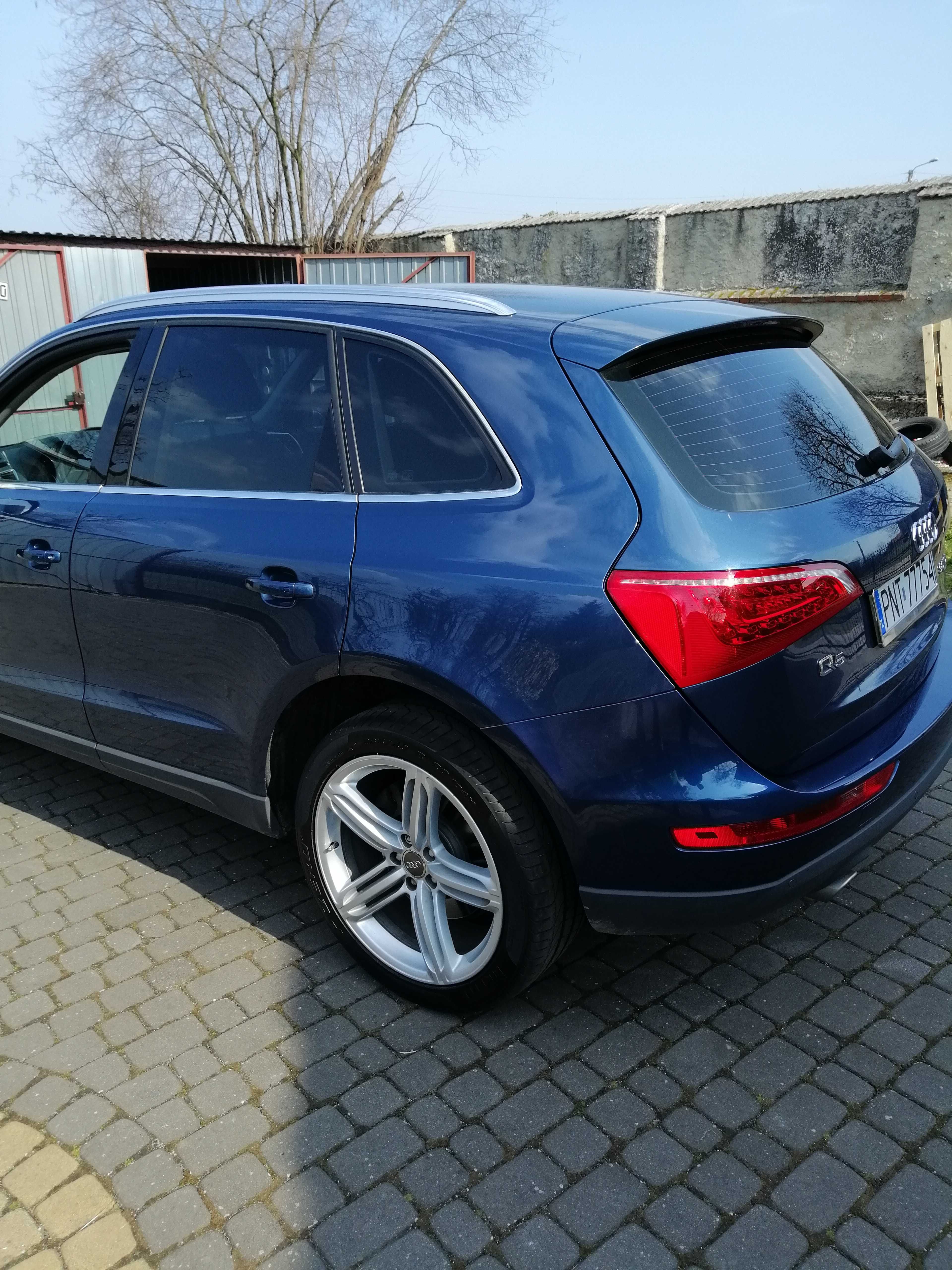 AUDI Q5 3.0 TDI QUATTRO  S-line ..