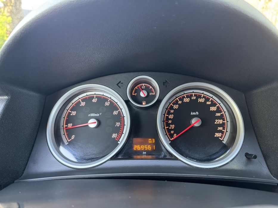 Opel Astra GTC 1.8 benzyna