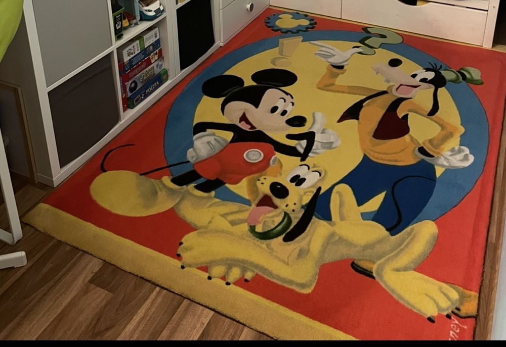 Disney - dywan dziecięcy - Mickey Mouse 1,4 m x 2 m