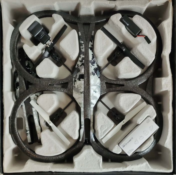 Parrot AR.Drone 2.0 Elite Edition Drone64584215394563121
