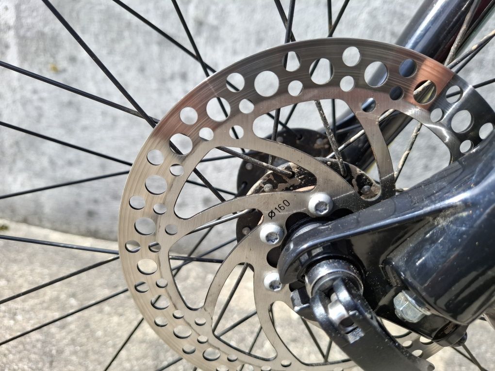 Bicicleta BTT Megamo, tamanho 29, em rigoroso estado.