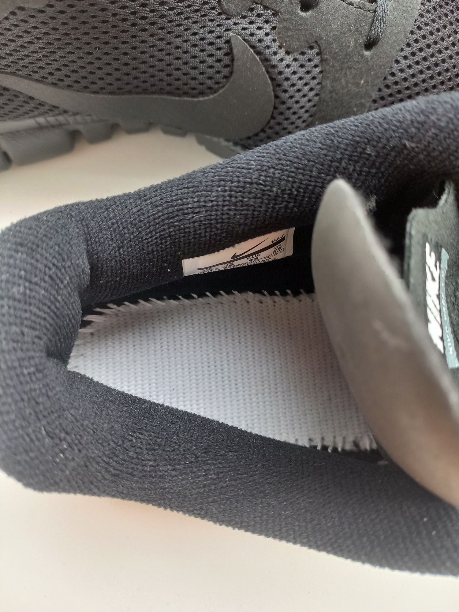 Nike кросівки,  42,45,46розміру, підходя для спорт за