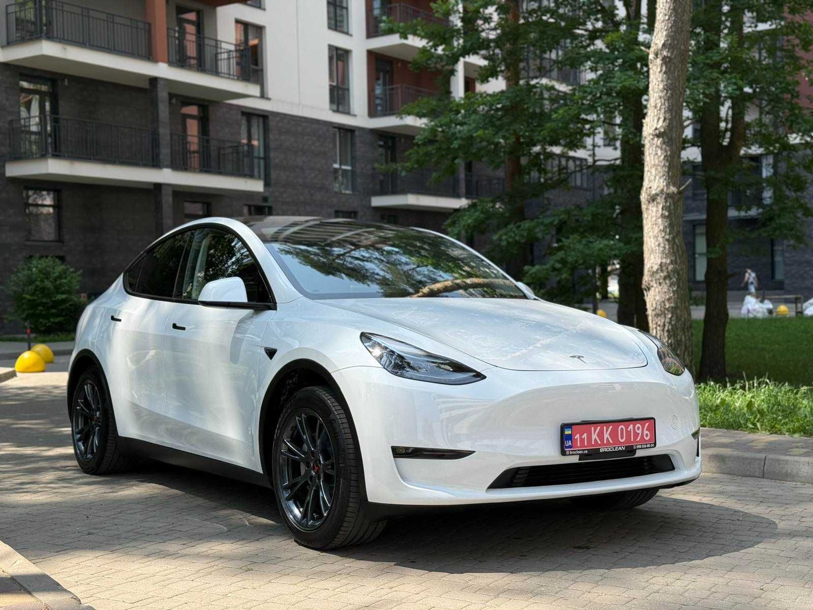 Tesla Model Y 2024 Long Range Dual Motor, 7 місць, батарея 82кВт*год.