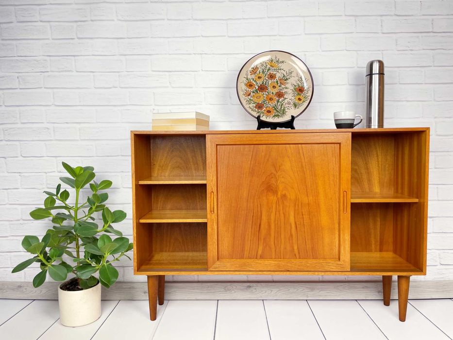 Duńska szafka z przesuwnymi drzwiami – Mid-Century Modern, PRL Vintage