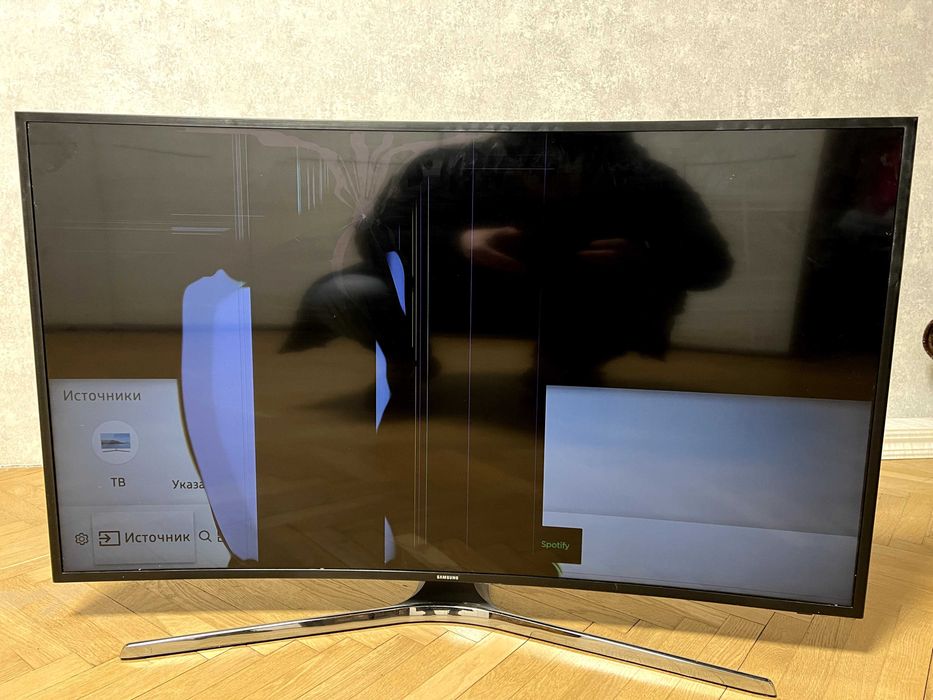 НА ЗАПЧАСТИНИ ЧИ РЕМОНТ Телевізор Samsung UE49MU6300 тріснута матриця