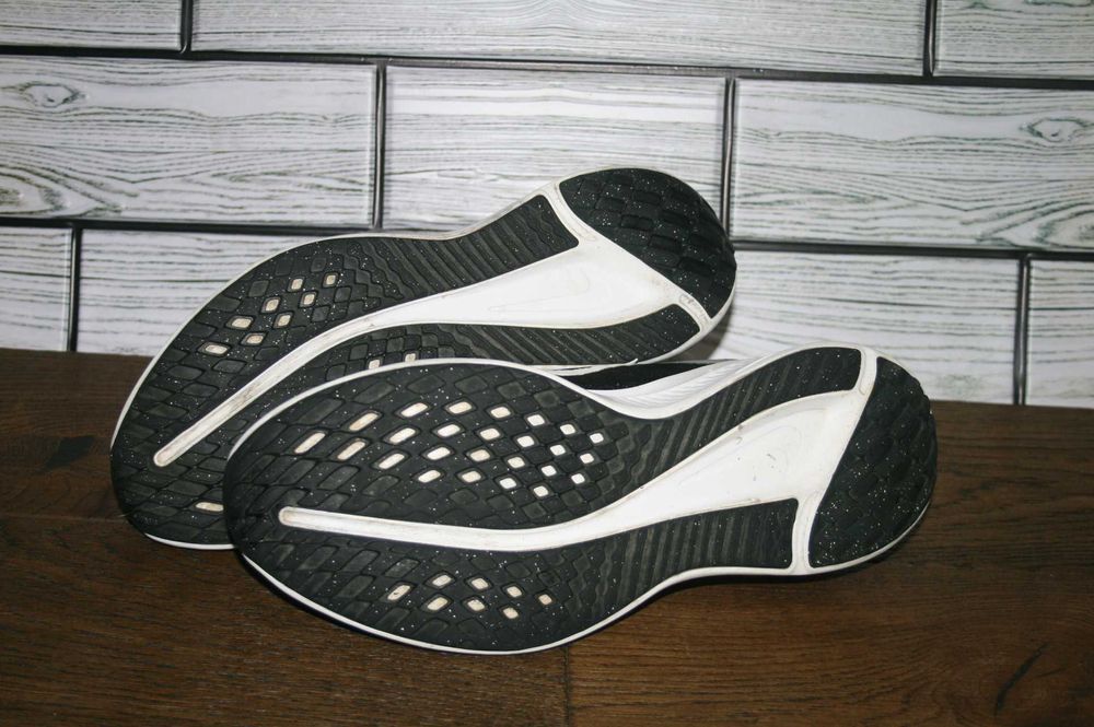 Кроссовки беговые Nike Quest 05   45 р. ( 28,5 см.)