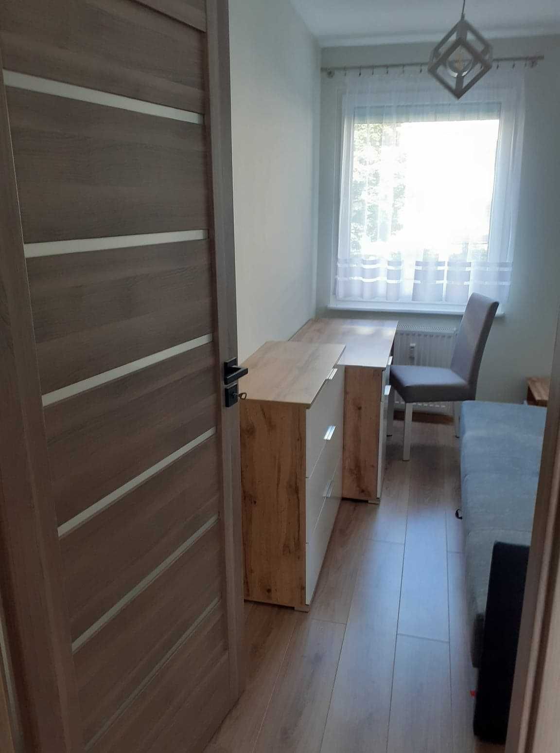Do wynajęcia mały pokój w centrum Zielonej Góry (koło Ronda PCK)