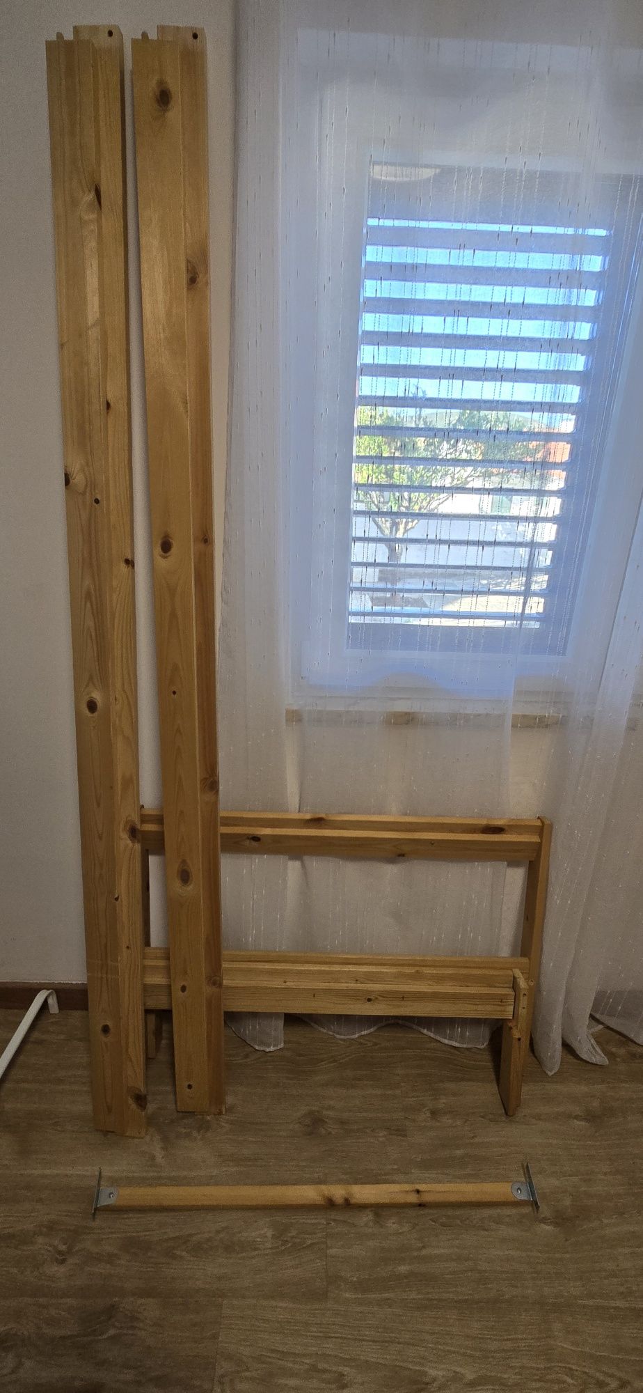 Cama + estrado + colchão (90x200cm)