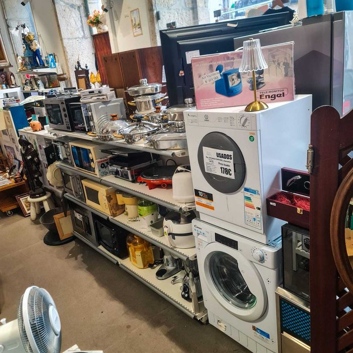 Candeeiro Mesa LED “Crystal Lamp” MY01 | Base Dourada |Cúpula Acrílica