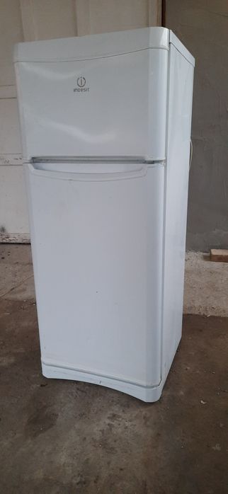 Холодильник работает отличный