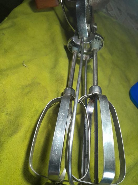 Вінтажний ручний міксер