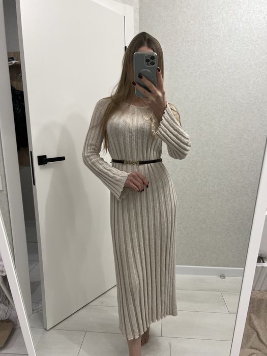 Сукня довга тепла h/m плаття молочного кольору