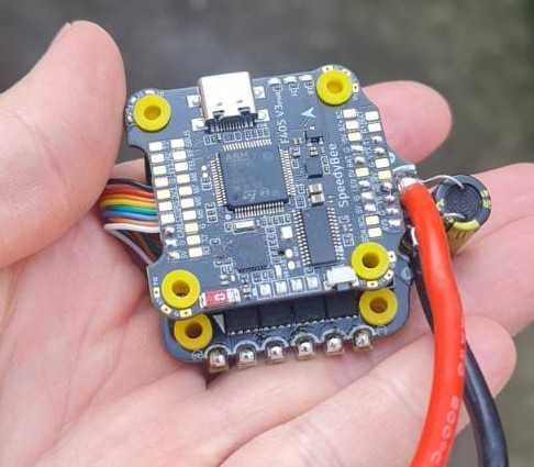 15шт політний контроллер SpeedyBee F405 V3 с FC+ESC 50А стек новий
