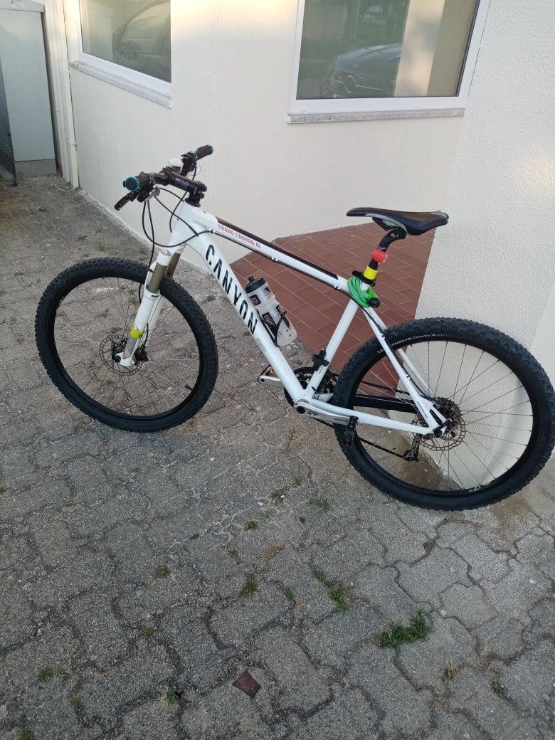 Bicicleta Canyon roda 26