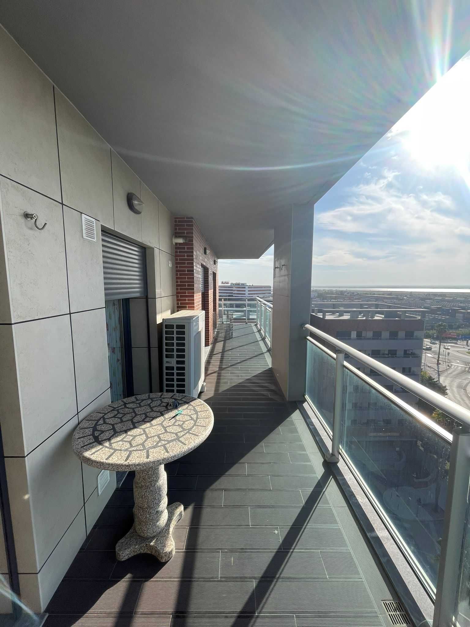 Apartamento T3 novo na Malvarosa com vista rio