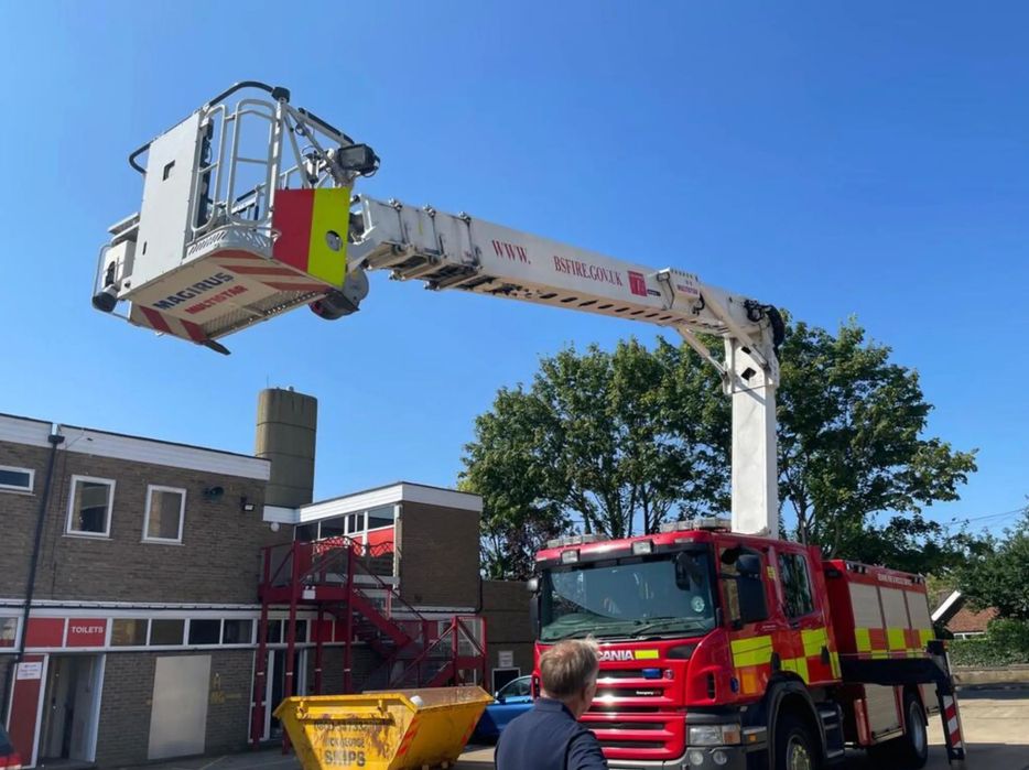 Scania P310 strażacki  samochód pożarniczy strażacki podnośnik koszowy zwyżka