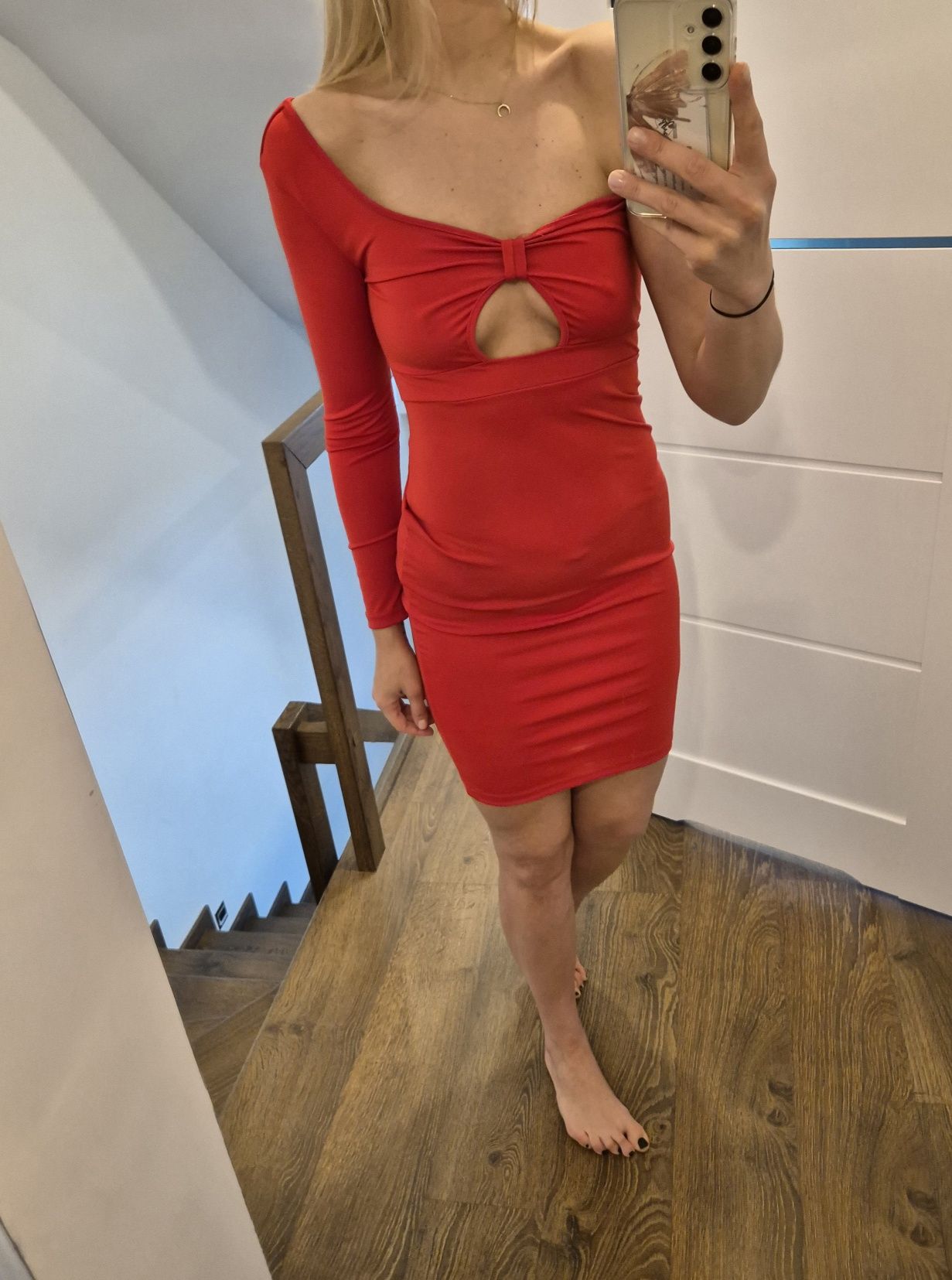 Sukienka czerwona midi mini S M koktailowa odkryty dekolt sexi