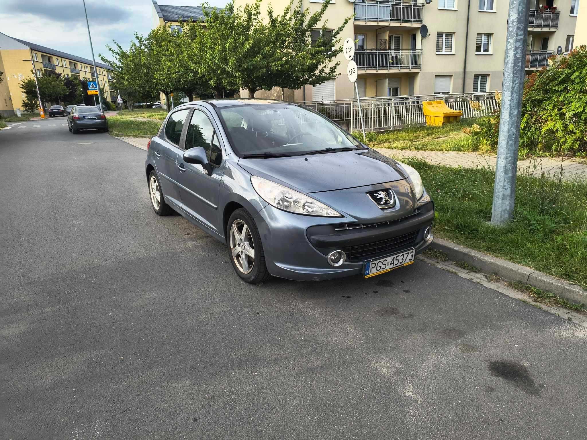 Na sprzedaż Peugeot 207. Dobre auto na dojazdy do pracy