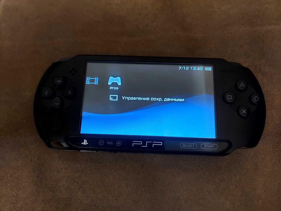 PSP E1000 Street чудовий стан • Оригінальна зарядка + MicroSD адаптер
