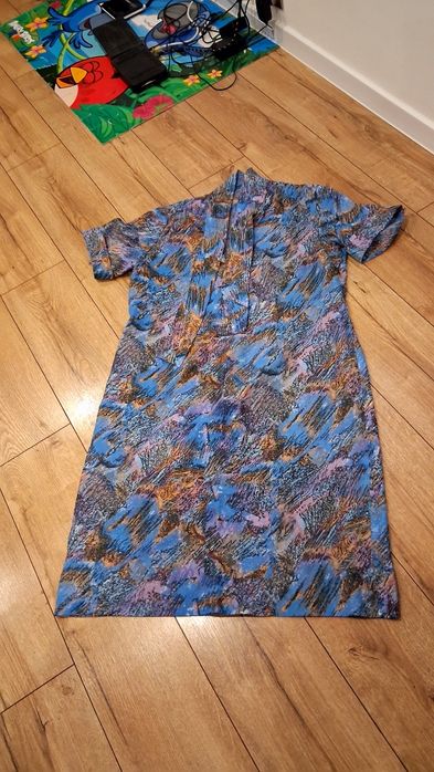 Sukienka bardzo ładna z prl do nagrań filmowych lub innych