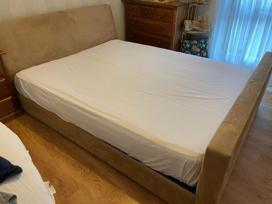 Cama casal estofada 160x200cm