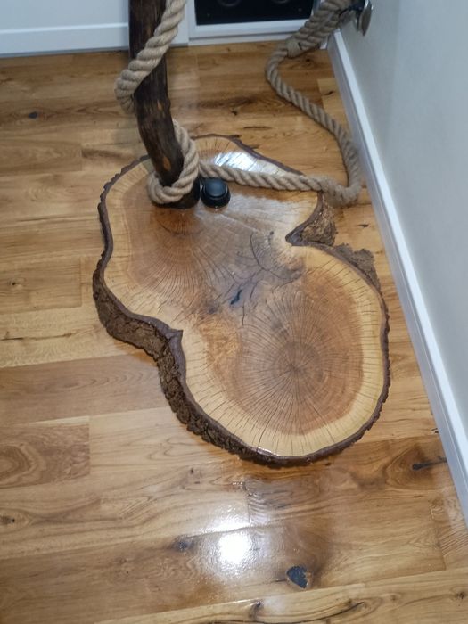 Lampa podłogowa robiona ręcznie