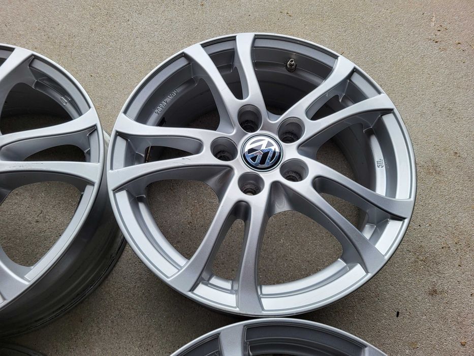 [627] Felgi aluminiowe 16 Cali 5x112 ET45 VW Passat Golf Touran Sharan