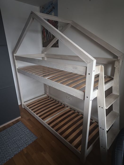 Łóżko piętrowe drewniane