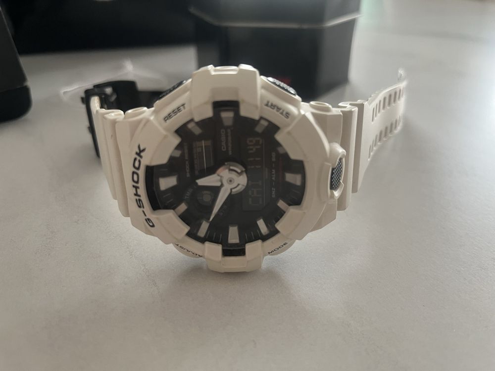 Zegarek G-Shock bialy