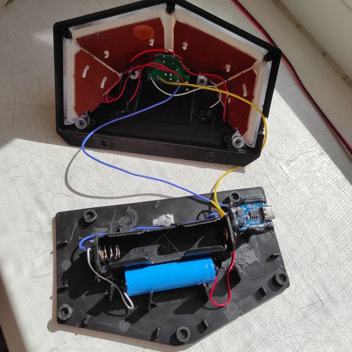 Фонарь уличный МОДЕРНИЗИРОВАННЫЙ на солнечной панели.