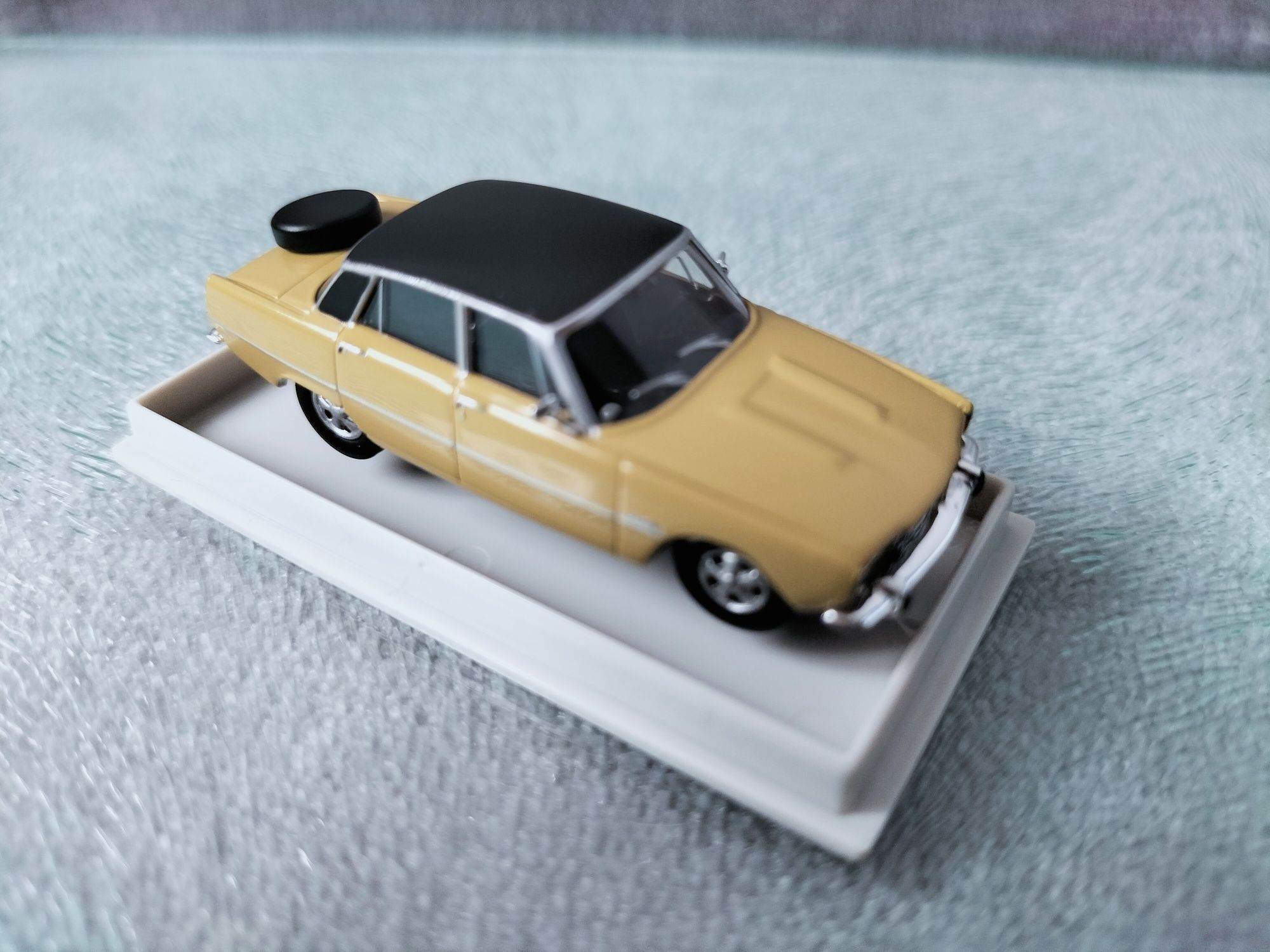 Brekina 1:87 Rover P6 (LHD) kolekcjonerski model samochodu