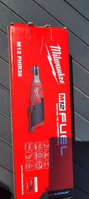 Grzechotka 3/8" M12 FHIR38 Milwaukee 
Maksymalny moment ob