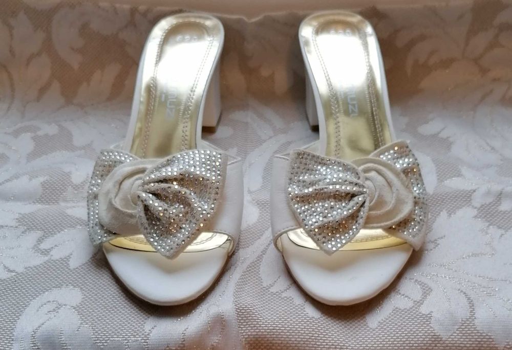 Босоножки Mario Muzi из натуральной кожи 35 размер белые босоніжки