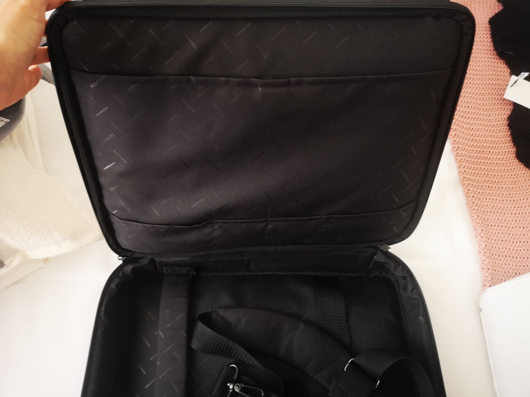 Vendo mala de computador portátil Samsonite preta nova