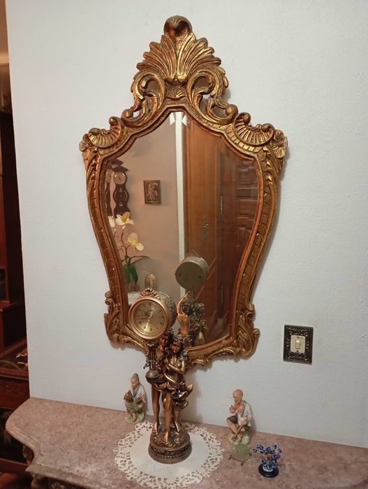 Aparador com espelho