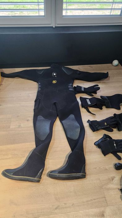 zestaw do nurkowania suchy skafander