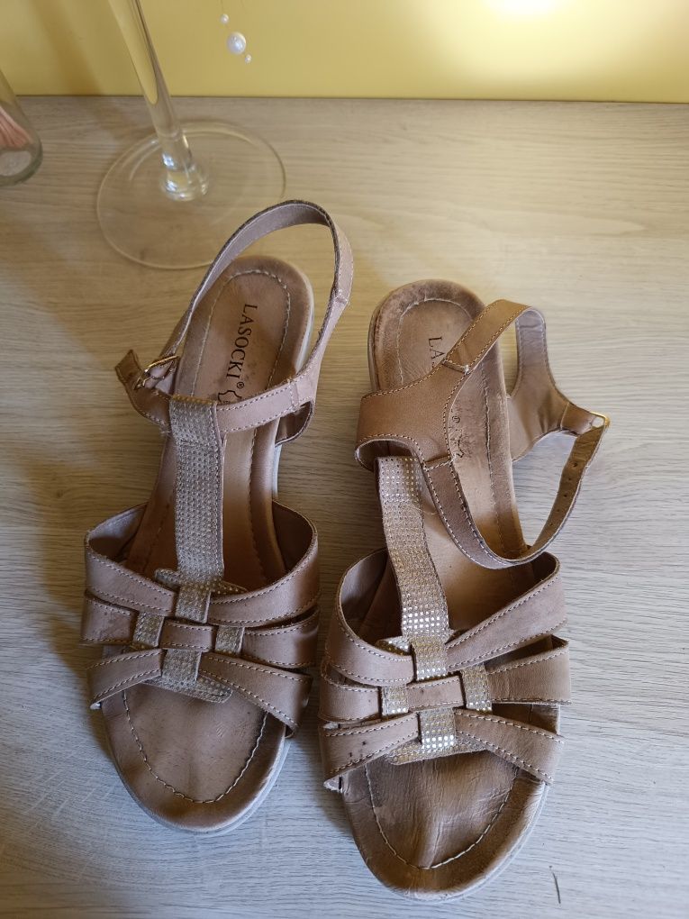 Skórzane damskie sandały - rozmiar 41