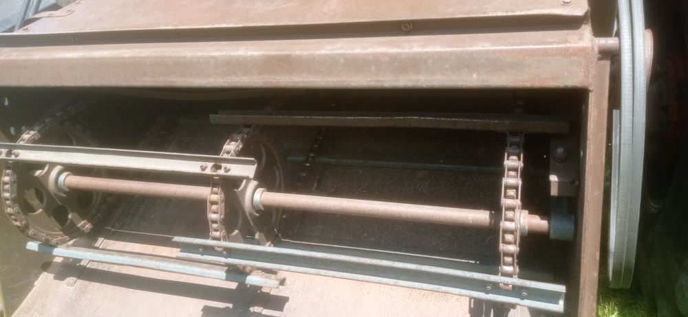 Комбайн зернозбиральний Dronningborg 7500