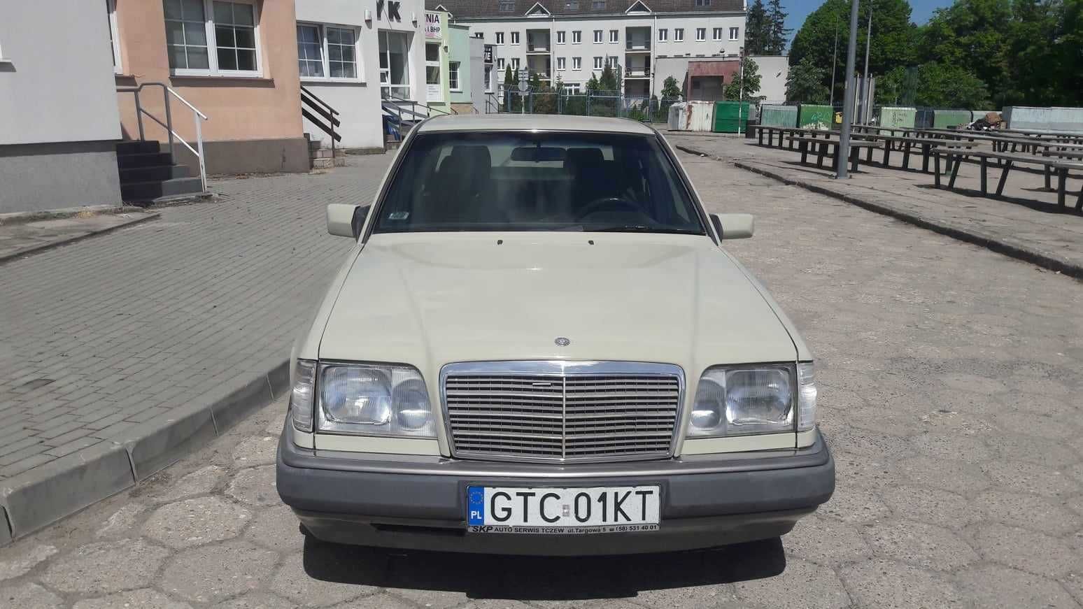 mercedes 124  stan dobry 2,5D