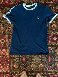 Футболка Fred Perry на лампасах