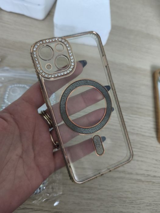 Nowe etui do iPhona 13. Cena za 3szt.