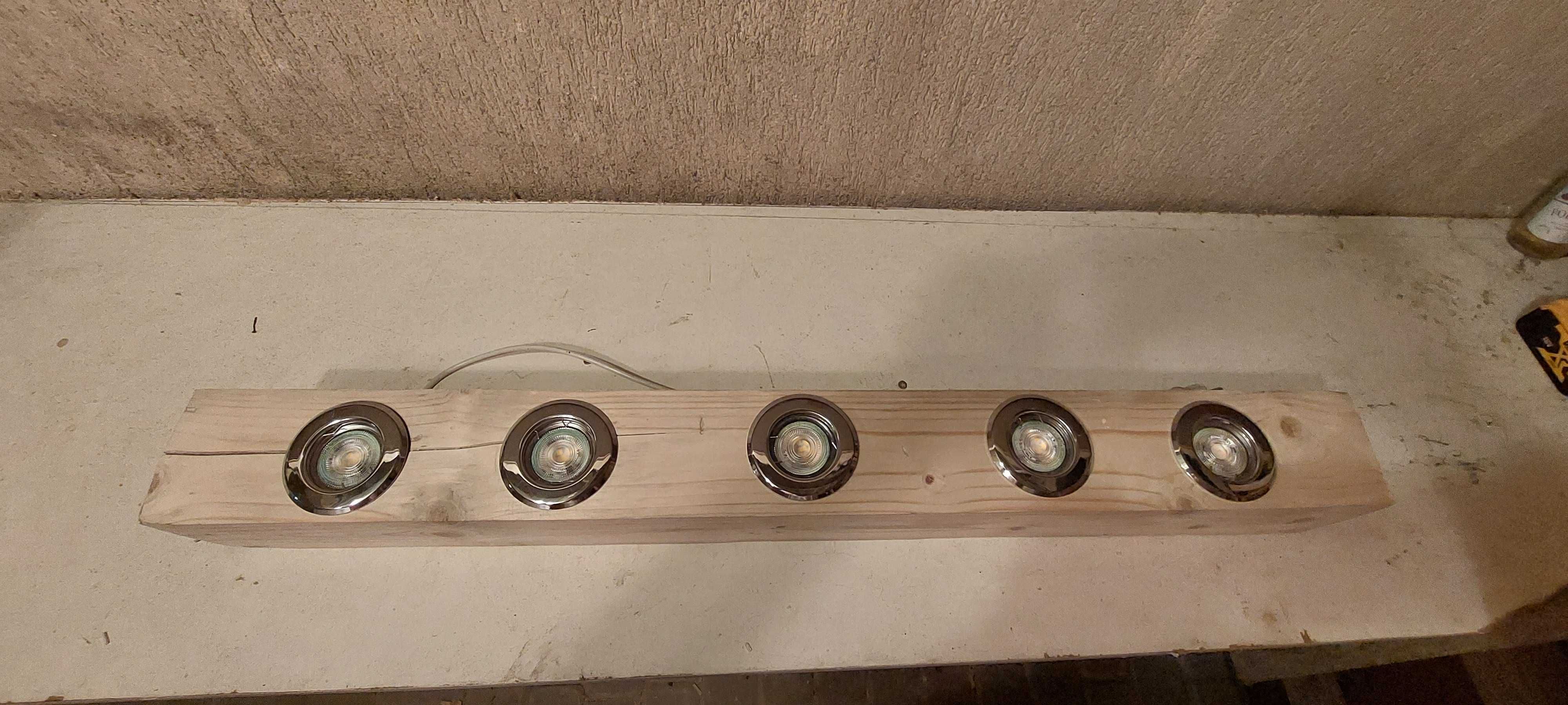 Drewniana lampa, ozdobna lampa