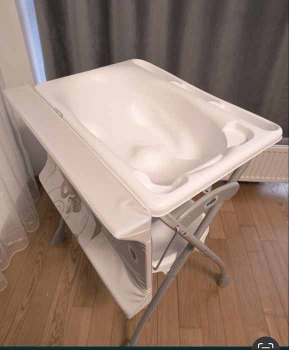 Пеленальний столик у комплекті з ванночкою італійського бренду САМ