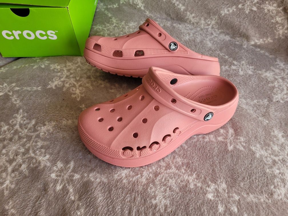 Crocs na platformie W7 37