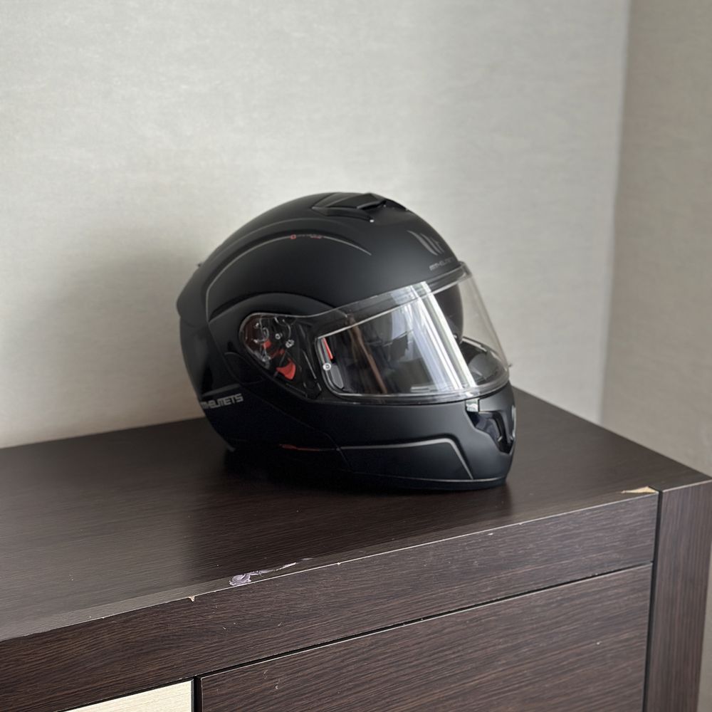 Мотошлем MT Helmets с визором трансформер