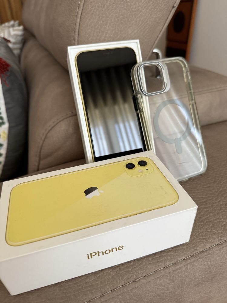 Iphone 11 64 GB amarelo bateria 100%