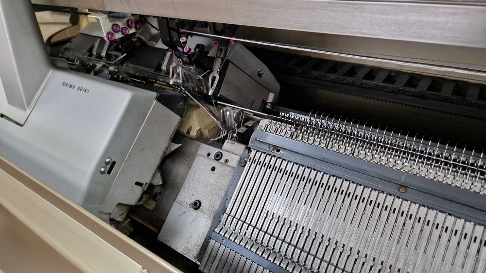 Maszyna dziewiarska SHIMA SEIKI SES122 FF 3G do prod. czapek szalików