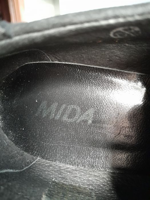 Демісезонні жіночі туфлі.