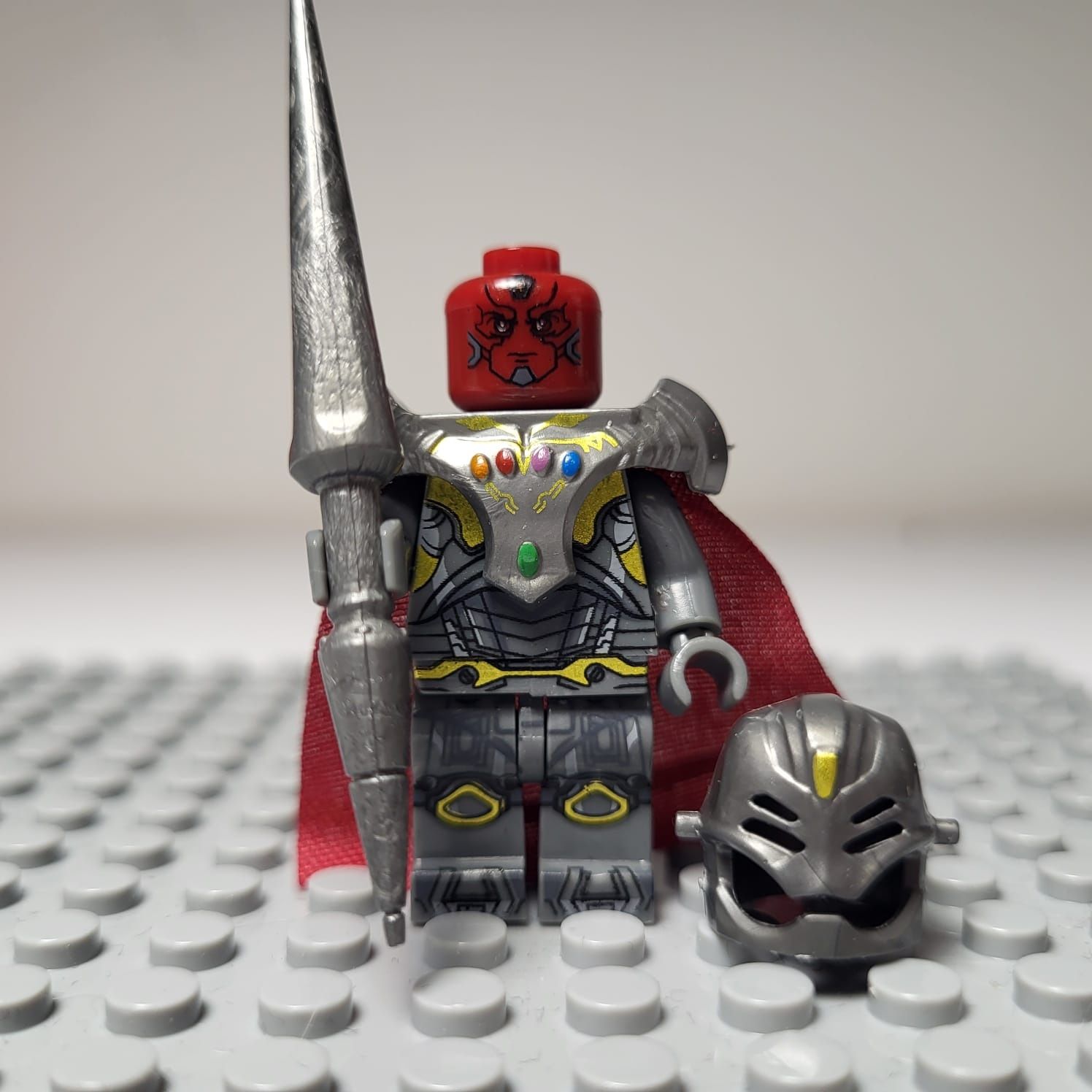 Ultron | Marvel | Gratis Naklejka Lego